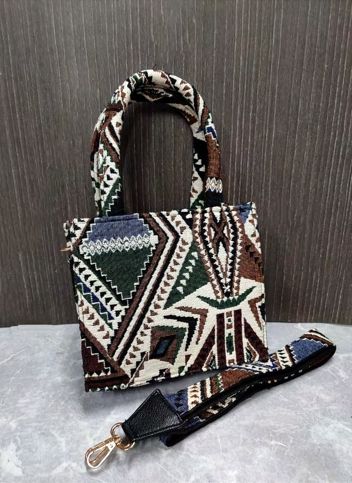 Stylish Chain Flap Sling Bag for Everyday Use 083